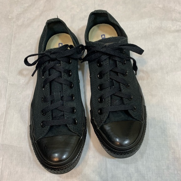 converse solid black